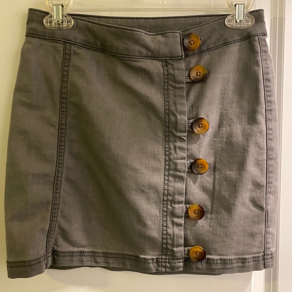 Grey skirt